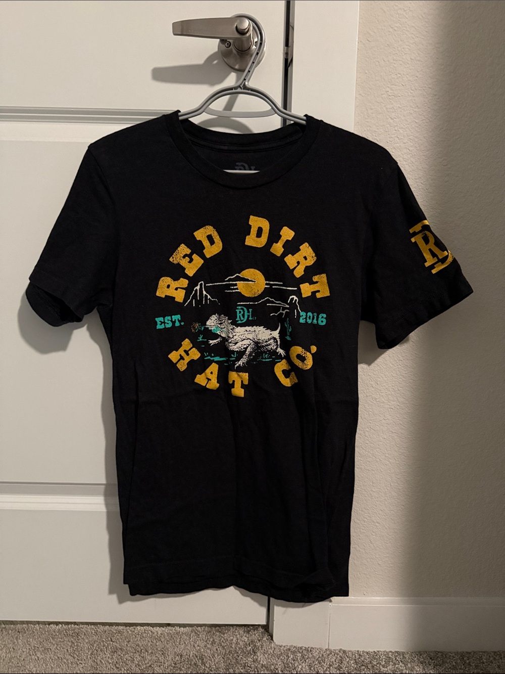 Red Dirt Hat Co. Men’s Short Sleeve Black Graphic Tee